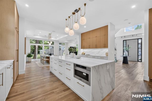 26 Collins Avenue, Closter, NJ 07624