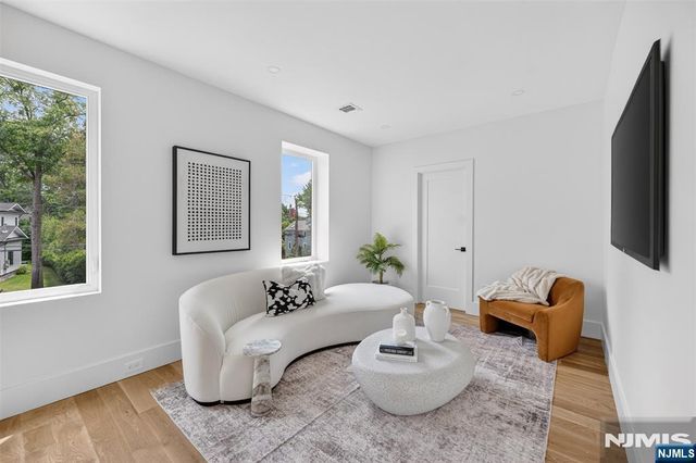 26 Collins Avenue, Closter, NJ 07624
