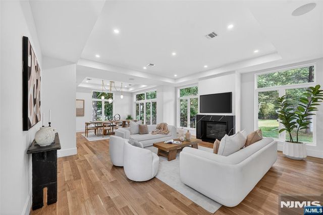26 Collins Avenue, Closter, NJ 07624