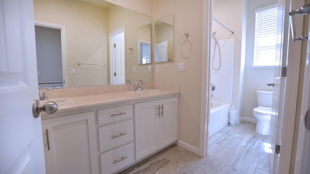 3936 Purple Finch Lane, Modesto, CA 95355