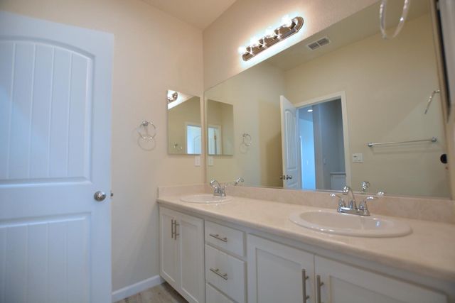 3936 Purple Finch Lane, Modesto, CA 95355