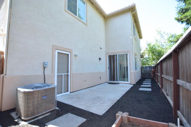 3936 Purple Finch Lane, Modesto, CA 95355