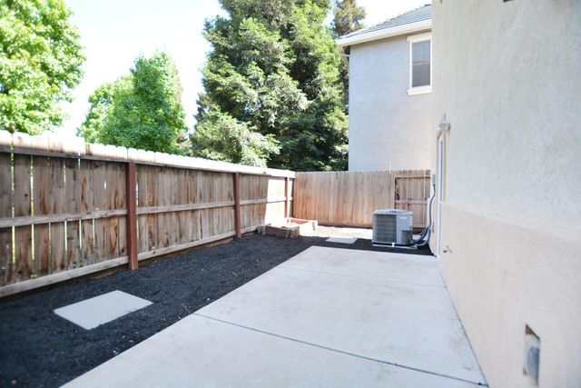 3936 Purple Finch Lane, Modesto, CA 95355