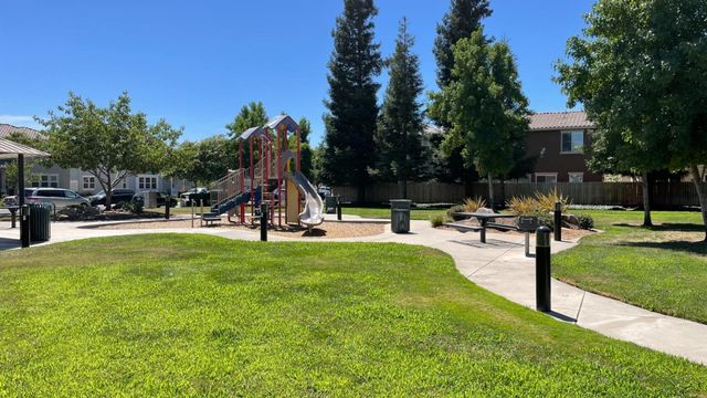 3936 Purple Finch Lane, Modesto, CA 95355