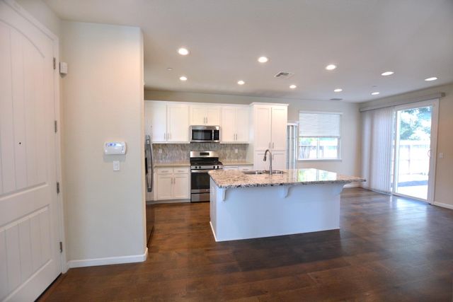 3936 Purple Finch Lane, Modesto, CA 95355