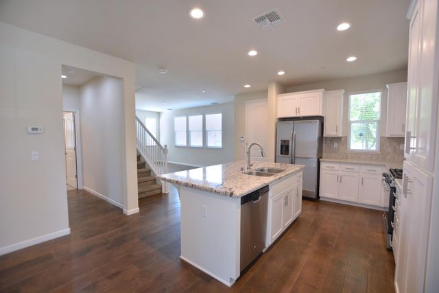 3936 Purple Finch Lane, Modesto, CA 95355