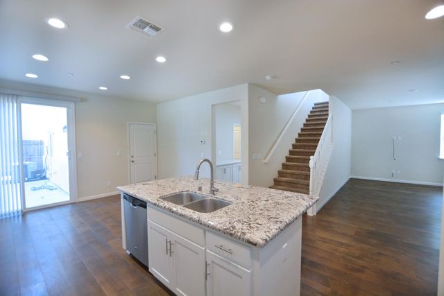 3936 Purple Finch Lane, Modesto, CA 95355