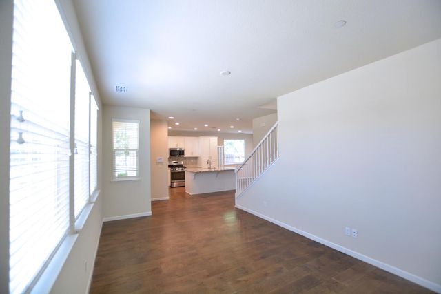 3936 Purple Finch Lane, Modesto, CA 95355