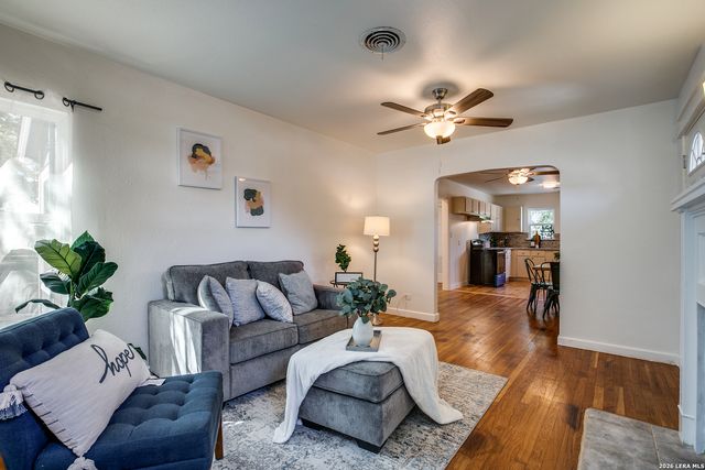 838 Hammond, San Antonio, TX 78210