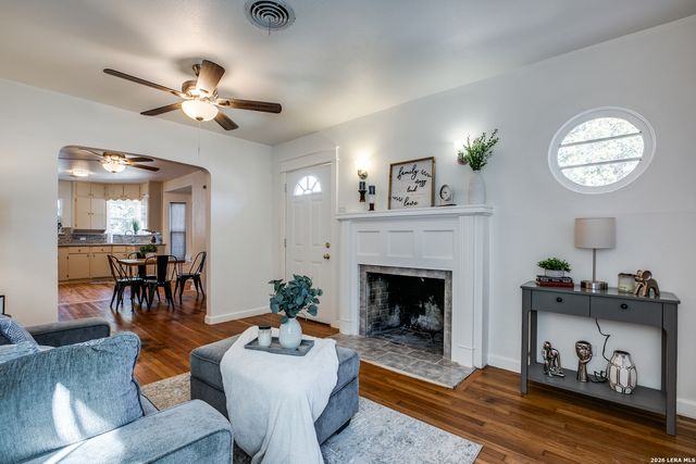 838 Hammond, San Antonio, TX 78210