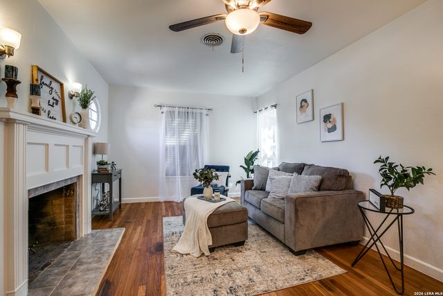 838 Hammond, San Antonio, TX 78210