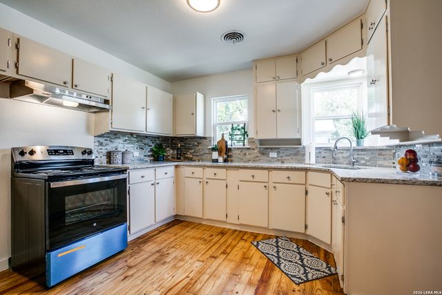 838 Hammond, San Antonio, TX 78210