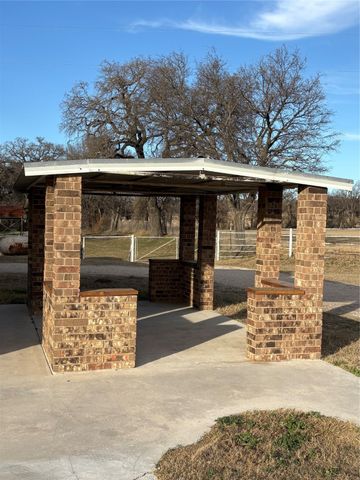 7342 Fm 1810, Chico, TX 76431