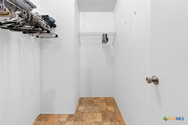 11213 Ridgewood Drive, Salado, TX 76571