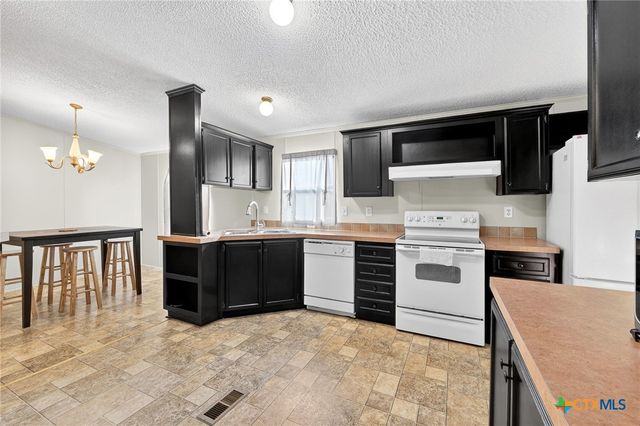 11213 Ridgewood Drive, Salado, TX 76571