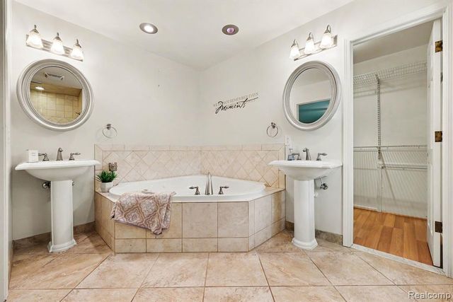 2557 Orbit Drive, Lake Orion, MI 48360