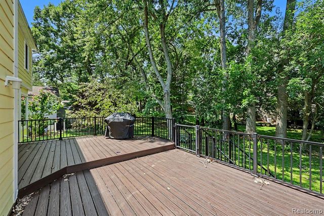 2557 Orbit Drive, Lake Orion, MI 48360