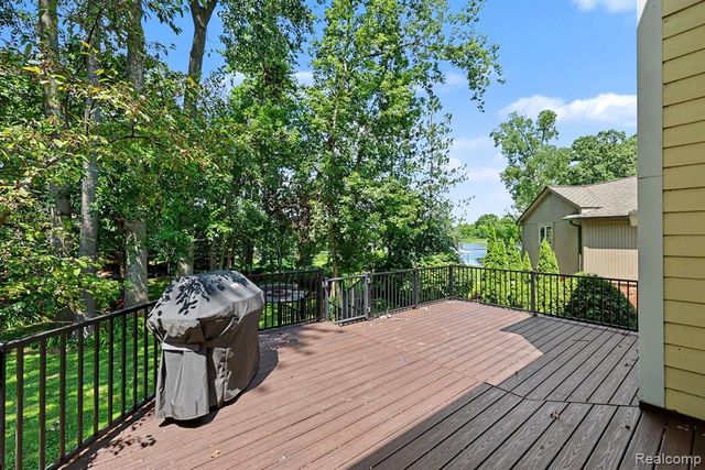 2557 Orbit Drive, Lake Orion, MI 48360