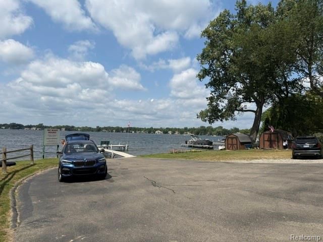 2557 Orbit Drive, Lake Orion, MI 48360