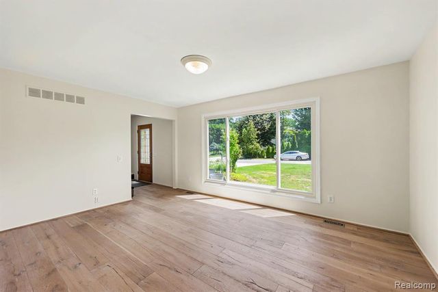 2557 Orbit Drive, Lake Orion, MI 48360