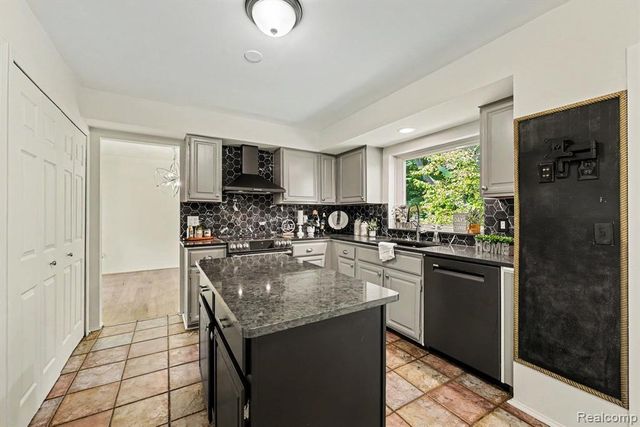 2557 Orbit Drive, Lake Orion, MI 48360