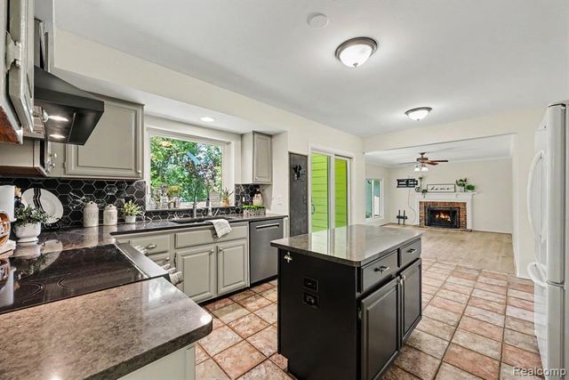 2557 Orbit Drive, Lake Orion, MI 48360