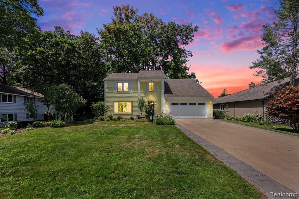 2557 Orbit Drive, Lake Orion, MI 48360