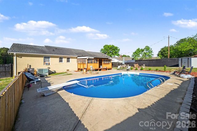 1087 Greenbriar Drive, Lancaster, SC 29720