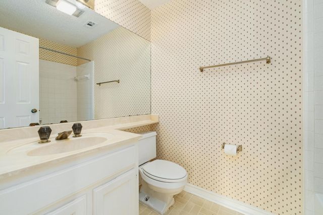 1404 Norwalk LN 206, Austin, TX 78703