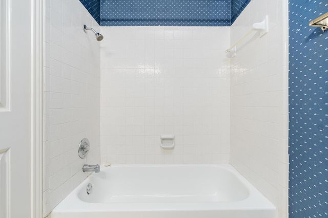 1404 Norwalk LN 206, Austin, TX 78703