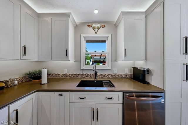 5859 Sequoia Court, Mentor On The Lake, OH 44060