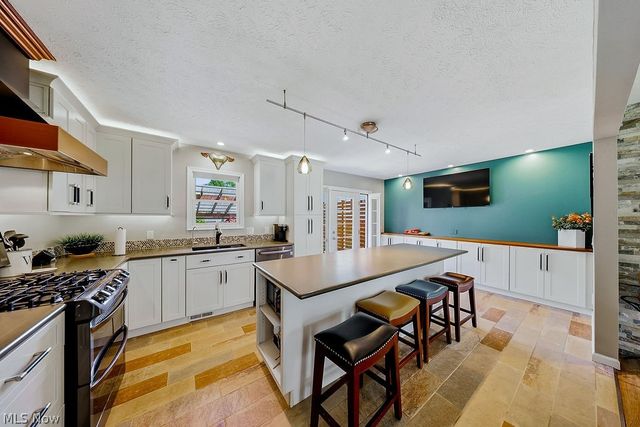5859 Sequoia Court, Mentor On The Lake, OH 44060