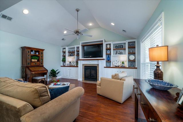 1527 Barquentine Drive, Mount Pleasant, SC 29464