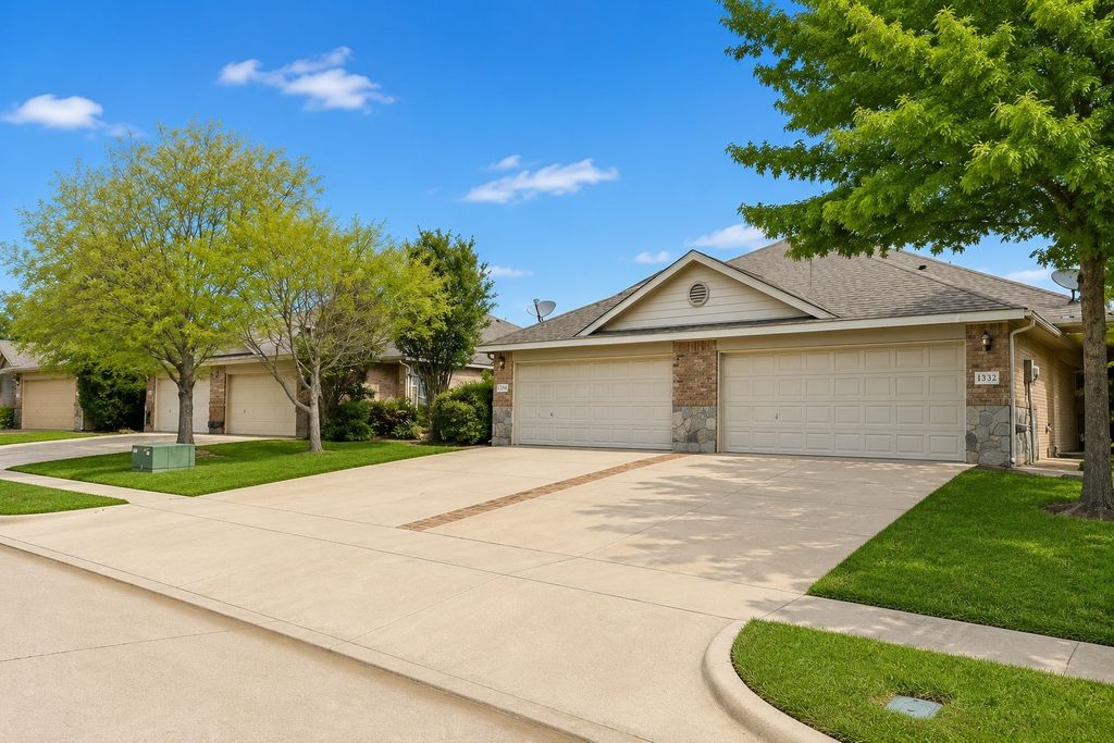 1334 Piedmont Drive, Mansfield, TX 76063