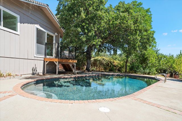 3040 Winding Way, Redding, CA 96003