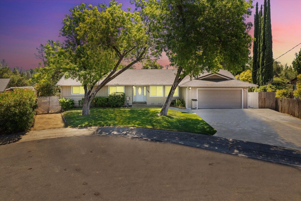 3040 Winding Way, Redding, CA 96003