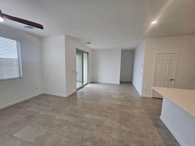 548 W Fremont Pass, Apache Junction, AZ 85120