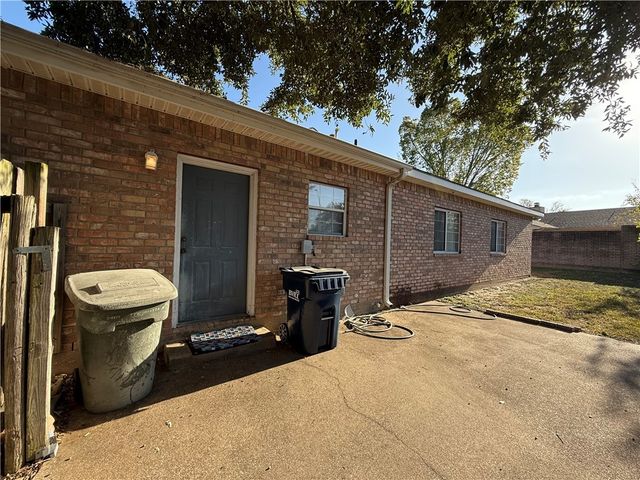 2402 Brittain Court, College Station, TX 77845