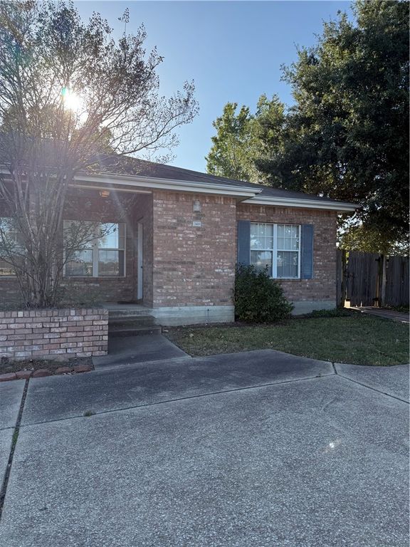 2402 Brittain Court, College Station, TX 77845