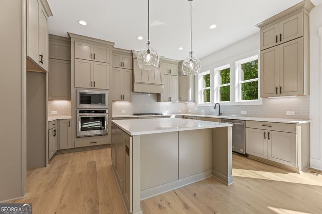 9135 Greenway Court, Gainesville, GA 30506