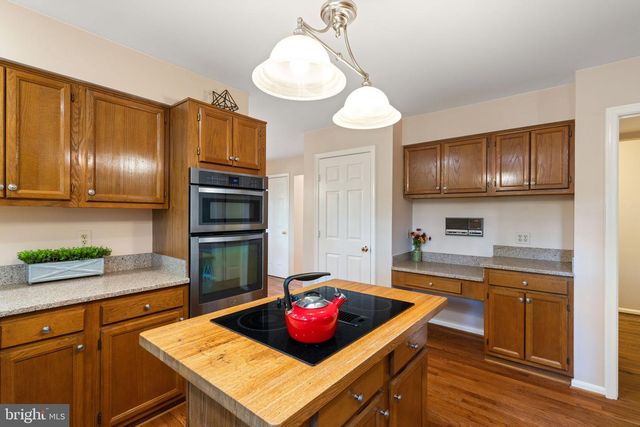 6131 LOST COLONY DR, Woodbridge, VA 22193