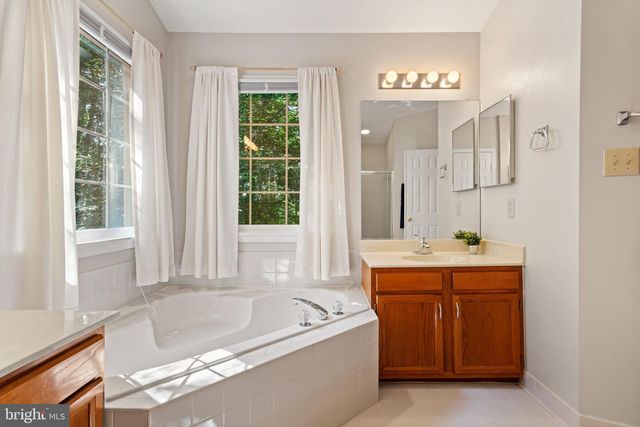 6131 LOST COLONY DR, Woodbridge, VA 22193