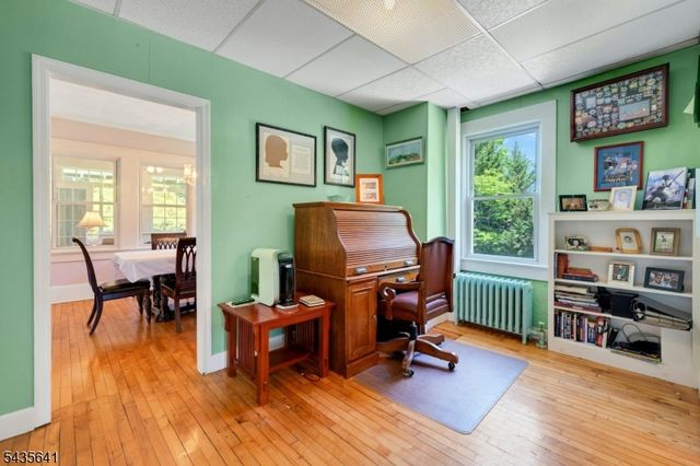 331 Chestnut St, Long Hill Twp., NJ 07980