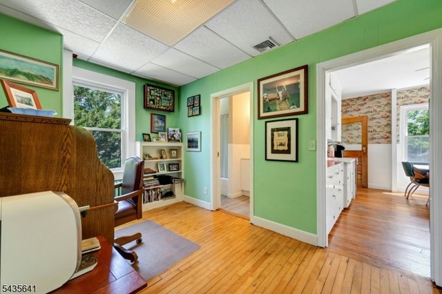 331 Chestnut St, Long Hill Twp., NJ 07980