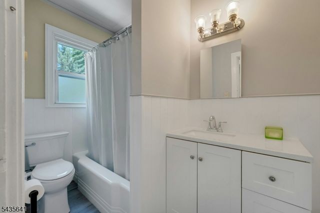331 Chestnut St, Long Hill Twp., NJ 07980