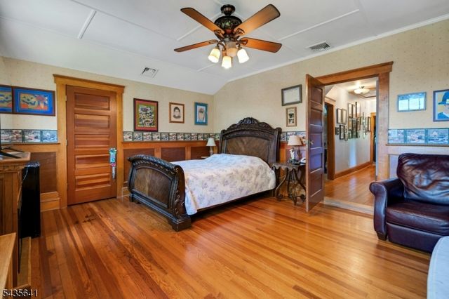 331 Chestnut St, Long Hill Twp., NJ 07980