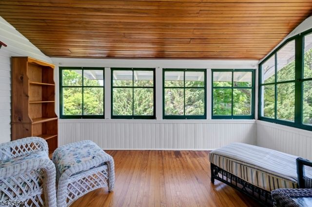 331 Chestnut St, Long Hill Twp., NJ 07980