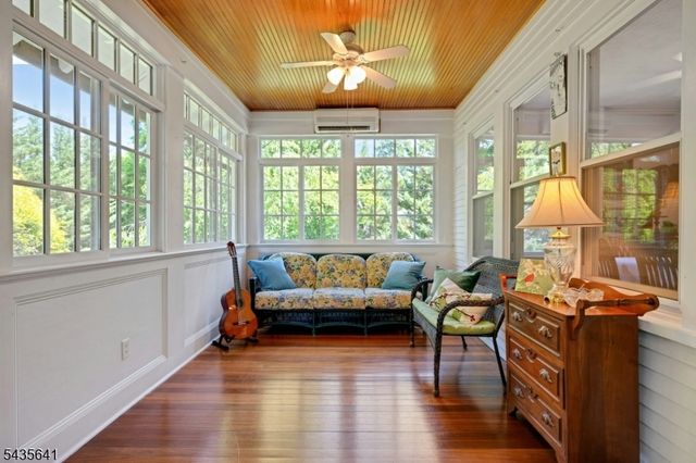 331 Chestnut St, Long Hill Twp., NJ 07980