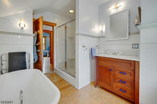 331 Chestnut St, Long Hill Twp., NJ 07980
