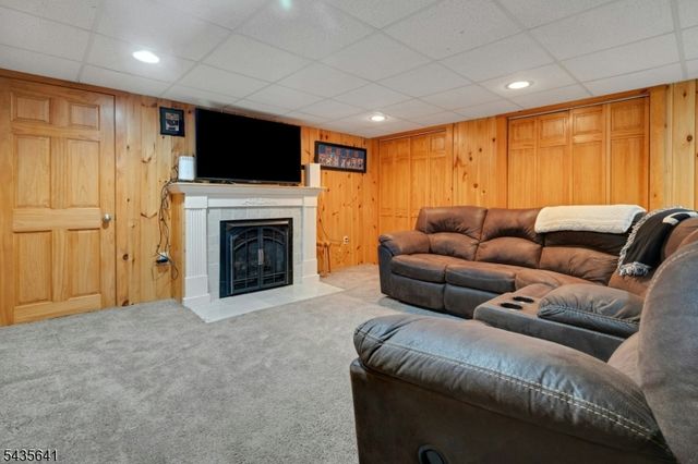 331 Chestnut St, Long Hill Twp., NJ 07980
